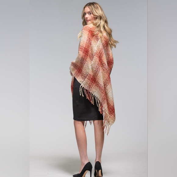 Plaid Poncho w Long Tassel Frunge - Light Burgundy - Natural Creamy Colors - Picture 4 of 4